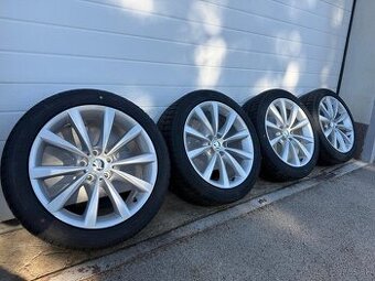 ORIGINAL DISKY 5x112 R18 235/45 R18 ZIMA SUPERB/PASSAT