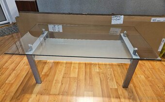 Sklenený konferenčný stolík a TV stolík