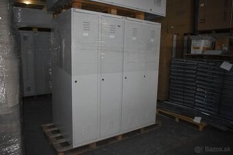 2-dverová šatníková skriňa - použitá - 1