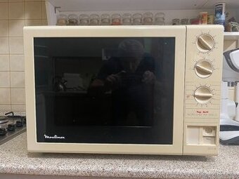 Mikrovlnná rúra s grilom