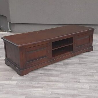 Komoda , botník , Tv stolík.