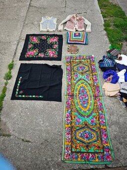 Predám staré oblečenie,vankuše