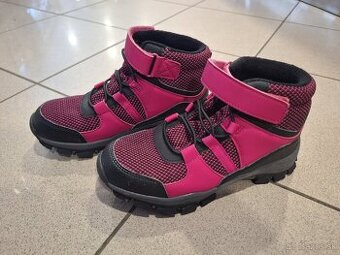 Dievčenske čižmy 33