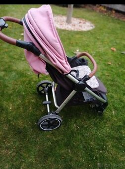 Petite&Mars ṣ̌portový kočík