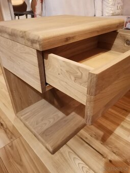 Masivne dubove nocne stoliky, 2ks