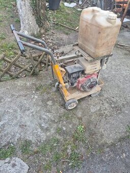 Cestná rezačka na betón