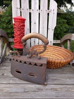 Všeličo - žehlička, ošatka, sviečka