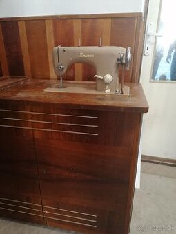Retro šijací stroj