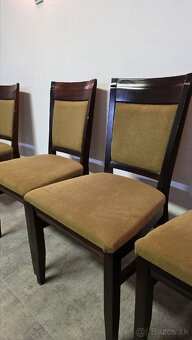 Jedálenská stolička