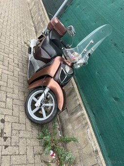 Predám skúter 150cm3 Aprilia Scarabeo