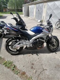 SUZUKI GSR 600