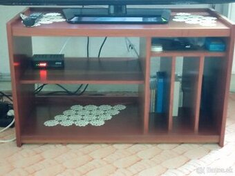 Stolík na TV