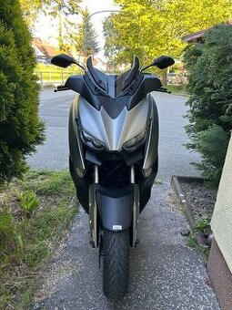 Yamaha XMAX 300