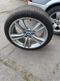 F01
