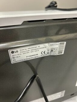 Mikrovlnná rúra LG MS 23 NECBW
