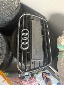 Audi A4 maska