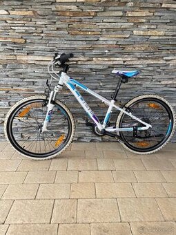 Kvalitný detský bicykel Cube Race 240