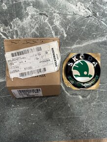 Emblémy Znak Logá Bmw Mercedes-Benz Škoda Audi Kia Mustang