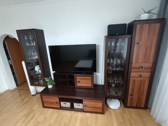 Obývacia stena s komodou