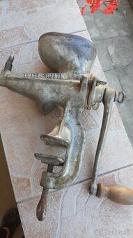 Mlynček odšťavovač