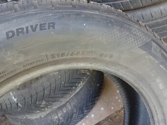 Predám 4 zimné pneumatiky 215/65r17-99v