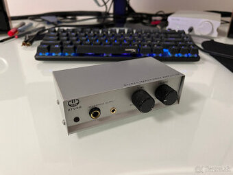 Stereo sluchadlový zosilovač