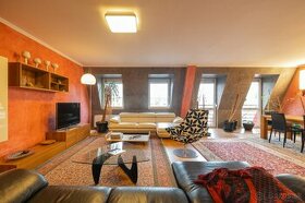 3-izbový byt na Námestí SNP (140m)