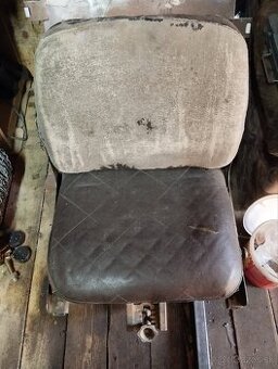 Kraz 255 sedadlo šoféra