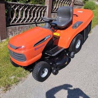 Na predaj Traktorová kosačka Husqvarna CTH172