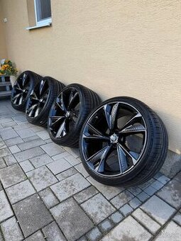 Audi RS6, RS7, SQ7, SQ8 R22