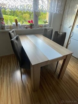 Jedálenský Stôl so stoličkami