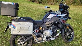 BMW F750 GS r.2022  Triple Black, záruka do 2027