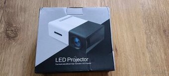 Led projektor do 40" - 1