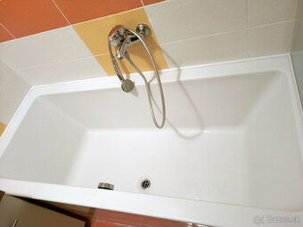 Vaňa so zástenou