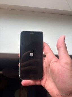 iPhone se 2020 biele ND