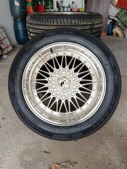 Elektrony a pneumatiky.