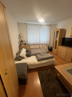 Útulná garzónka v Humennom na predaj.