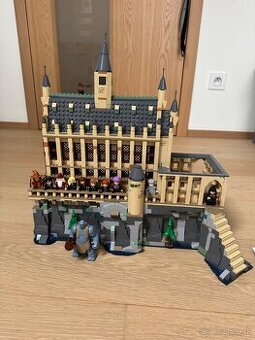Lego Harry Potter 76435, Rokfortsky hrad: Velka sien
