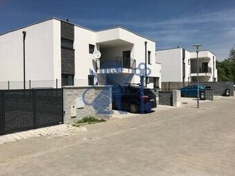 3 izbový byt, 50 m2 terasa, 2PS, Gajarská ulica, Záhorská By