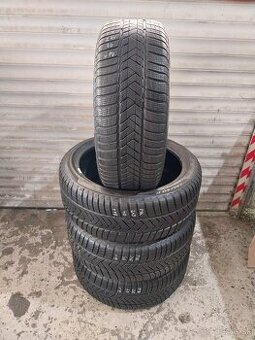 Pirelli zimné 245/40/R19