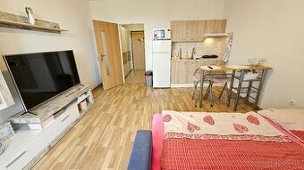 Zrekonštruovaná garsónka, lodžia, Jána Jonáša, BA IV, DNV - 1