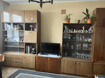 Predám starý drevený nábytok