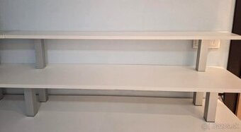 Predam biele policky - schodiky na nozickach 125x30x15 cm