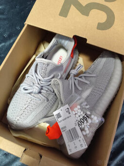 Adidas Yeezy Boost 350 V2 Tail Light