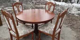 Masívny rozkladací stôl+4 ks masivných stoliček