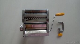 Strojcek na cestoviny