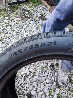 Predám nové zimné pneumatiky 245/45r21