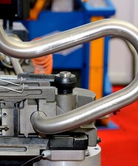 Strojové ohýbanie rúr