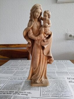 Madonna z nemořeného topolového dřeva