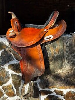 Westernove sedlo v type berrel